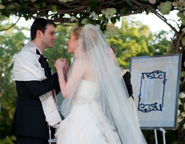 Marc Mezvinsky and Chelsea Clinton during their wedding ceremony, July 31, 2010. 