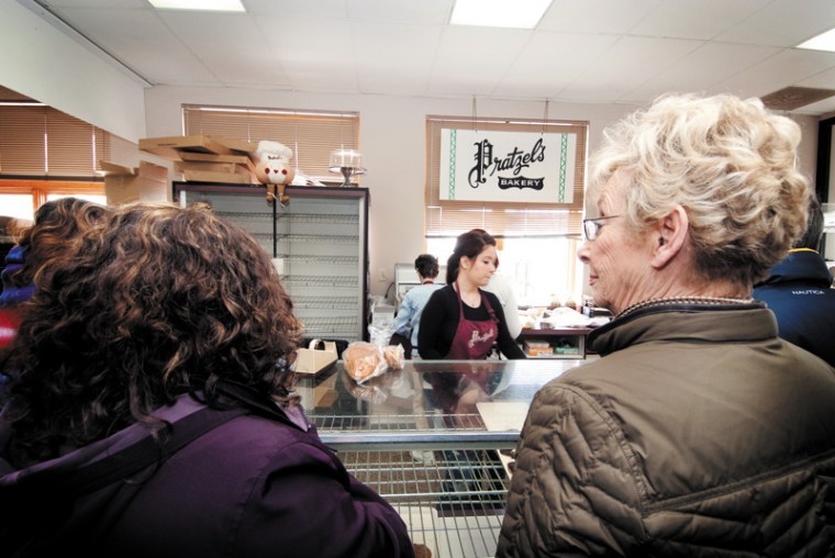 Long+lines+of+customers+formed+at+Pratzel%E2%80%99s+in+2011+after+word+spread+that+the+longtime+kosher+bakery+would+close+after+nearly+a+century+of+serving+the+area.