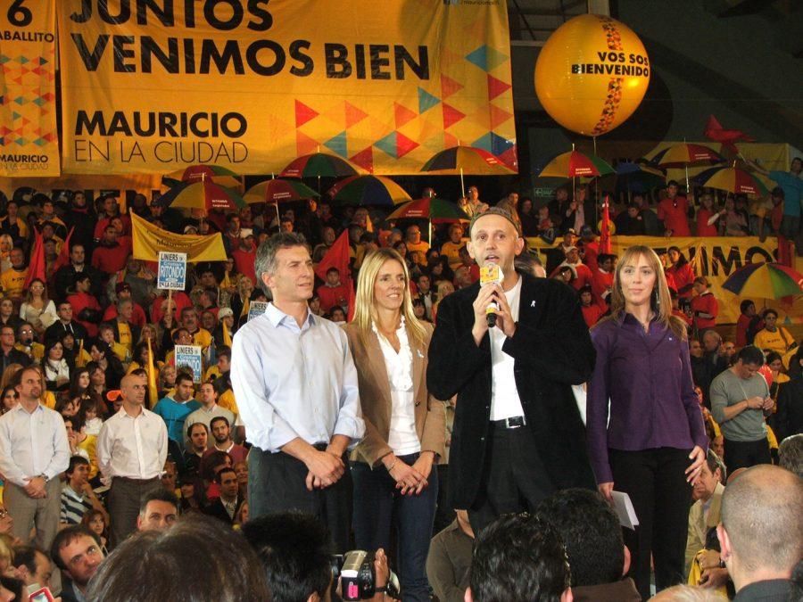 Rabbi Sergio Bergman (with microphone) speaks as he stands alongside Buenos Aires Mayor Mauricio Macri (left) and two other politicians at a May 23 event introducing the PRO partys candidates for municipal elections. 