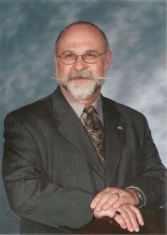 Rabbi Josef A. Davidson serves Congregation B’nai Amoona.