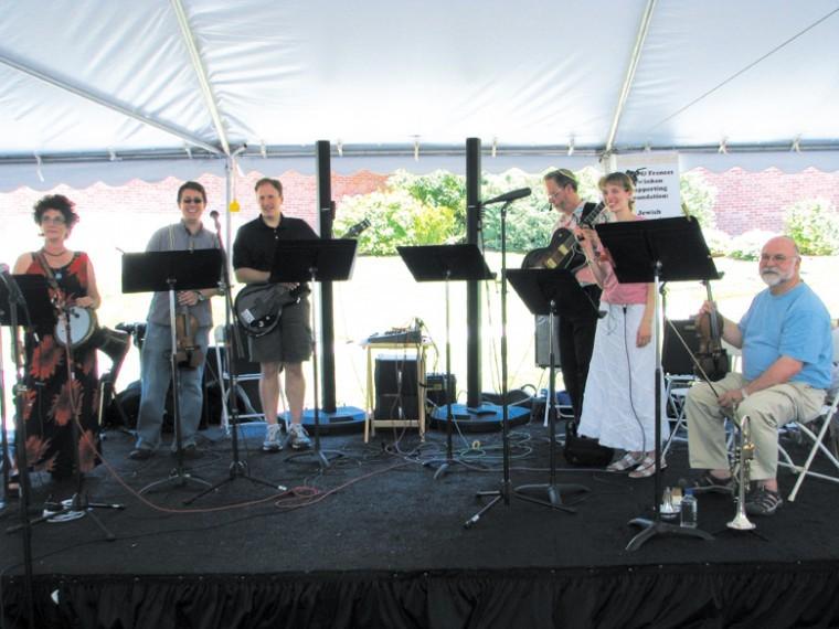 Harif, Bnai Amoonas house band, will perform a benefit concert
for the Covenant House chapel on Sunday, Nov. 27.
