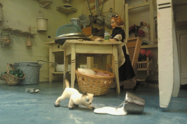A room inside Lilo Waxman's dollhouse
