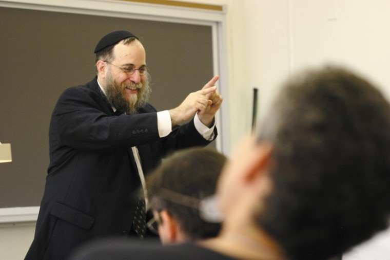 Chabad of Greater St. Louis Director Rabbi Yosef Landa, shown in
a Jewish Light file photo, will teach a six-part course on Jewish
business ethics, beginning Thursday, Jan. 26.
