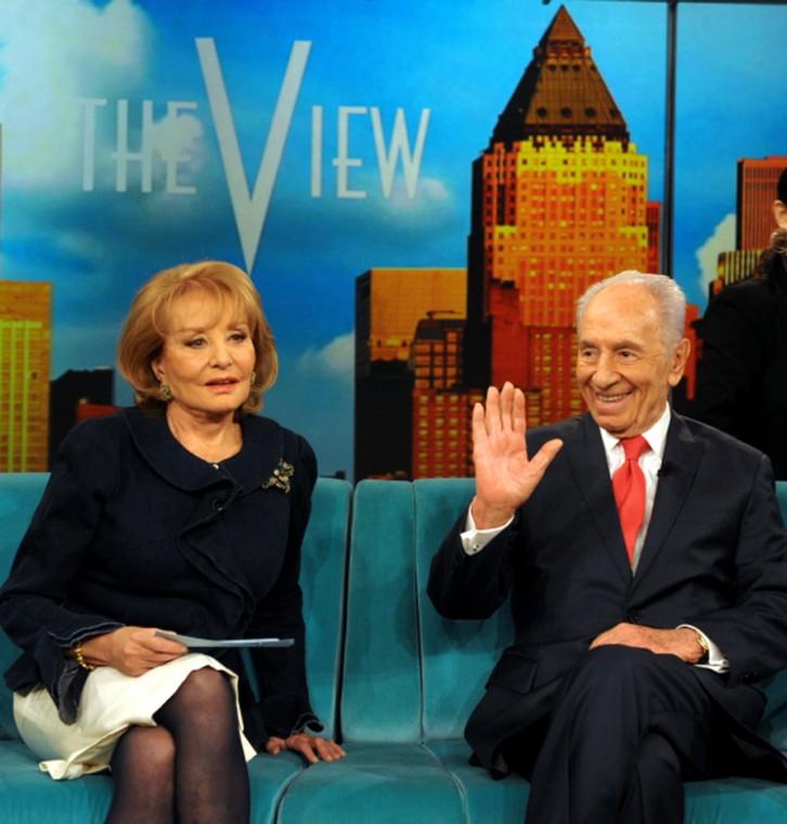Israeli President Shimon Peres and The View host Barbara Walters on the shows set in New York, Feb. 29, 2012.
