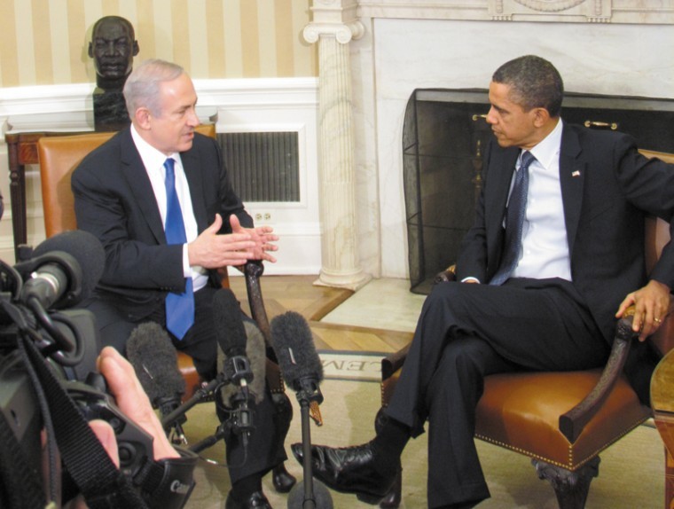Israeli Prime Minister Benjamin Netanyahu and President Barack Obama meeting in the White House Oval Office to talk about Iran and other issues on Monday.
