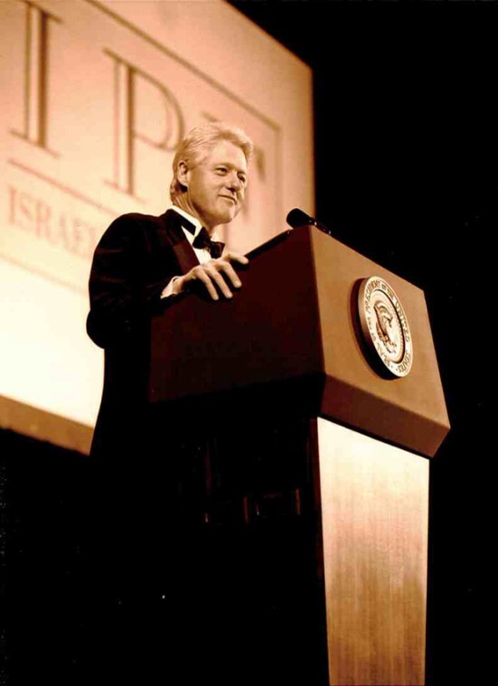 President+Bill+Clinton+speaking+at+the+2001+Israel+Policy+Forum%C2%A0dinner%2C+January+2001.%0A