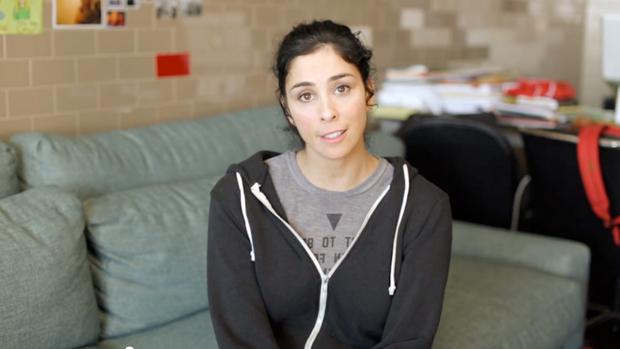 In her new video, Sarah Silverman is offering to scissor billionaire Sheldon Adelson if he gives Obama’s reelection campaign $100 million instead of Romney’s campaign.

