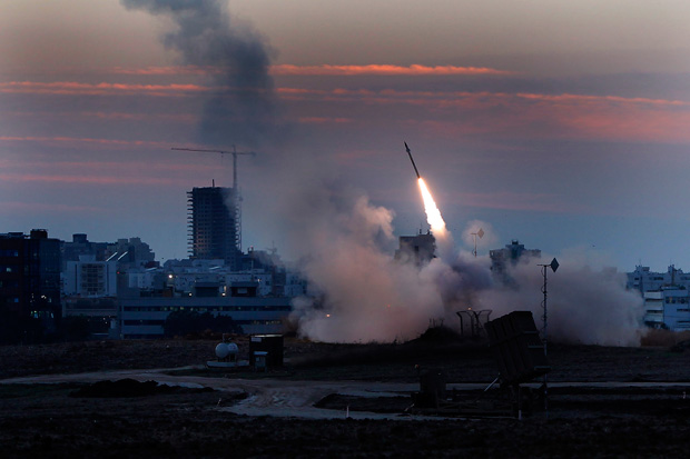 The+Iron+Dome+defense+system+firing+missiles+to%C2%A0intercept%C2%A0incoming+rockets+from+Gaza+in+the+port+town+of+Ashdod%2C+Nov.+15%2C+2012.+%28Tsafrir+Abayov%2FFlash90%2FJTA%29%0A