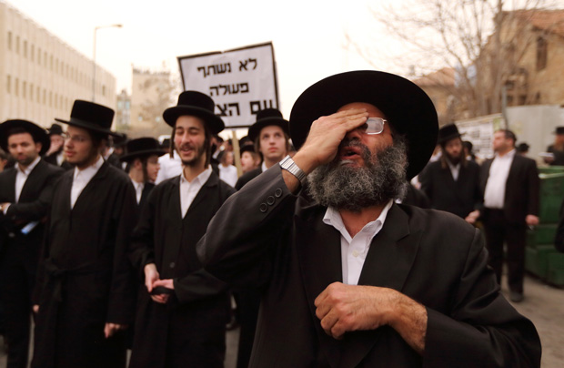 Hundreds+of+thousands+of+haredi+Orthodox+Jews+protesting+a+measure+to+draft+them+into+the+Israeli+military%2C+March+2%2C+2014.+Photo%3A+Yaakov+Naumi%2FFLASH90%C2%A0