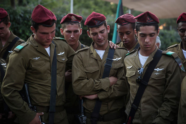 Israeli+soldiers+attending+a+ceremony+at+the+Mount+Herzl+Military+Cemetery+in+Jerusalem+honoring+Lee+Matt%2C+who+died+in+July+while+fighting+in+Gaza%2C+Aug.+21%2C+2014.+%28Hadas+Parush%2FFlash90%29