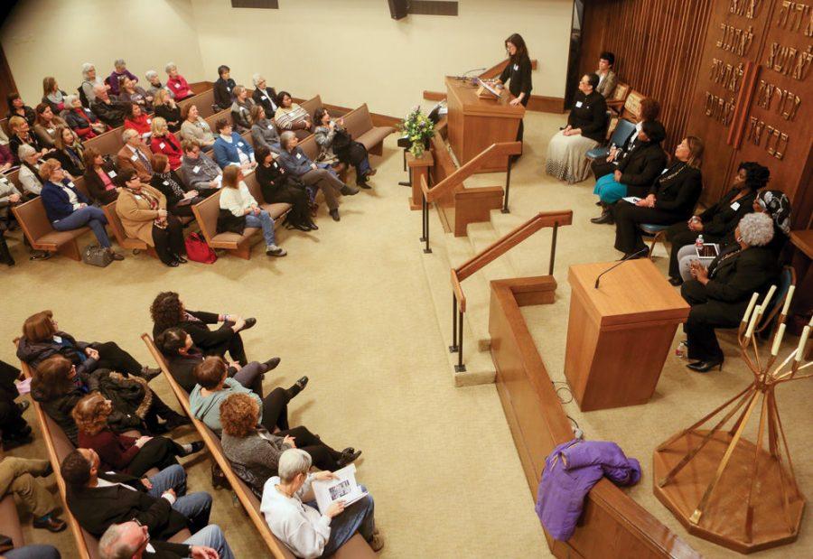 Rabbi+Elizabeth+Hersh+speaks+to+the+audience+of+about+100+people+Monday+night+at+Temple+Emanuel+for+%E2%80%98Mother+2+Mother.%E2%80%99+Photo%3A+Philip+Deitch%C2%A0