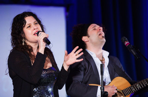 Neshama+Carlebach+and+Josh+Nelson+performing+at+the+United+Synagogue+centennial+in+Baltimore%2C+Md.+%28Mike+Diamond+Photography%29
