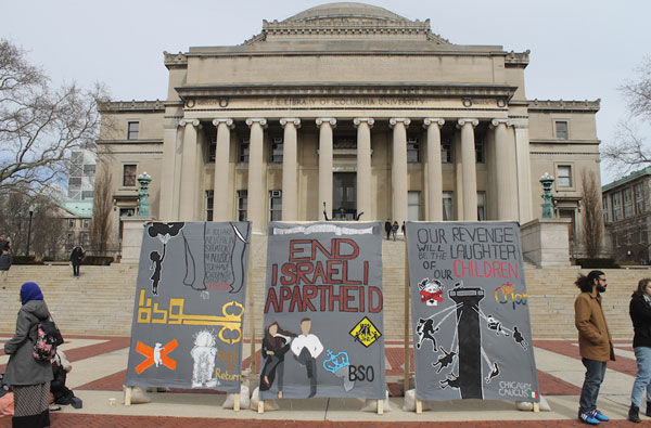 Anti-Israel students at Columbia University erected a mock “apartheid wall” in front of the iconic Low Library steps during Israel Apartheid Week, March 3, 2016. (Uriel Heilman)