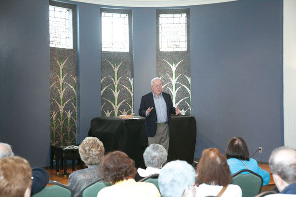 Shaare Emeth Rabbi Emeritus Jeffrey Stiffman speaks to participants of Seniors on the Move during a tour of the former Shaare Emeth building in University City. Photo: Andrew Kerman