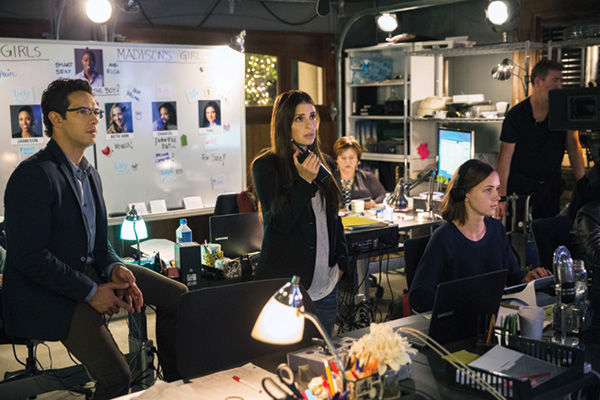 Shiri Appleby, center, stars as reality-show producer Rachel Goldberg in Season 2 of Lifetime’s hit drama “UnREAL” airing Monday, July 11th on Lifetime. (James Dittiger)
