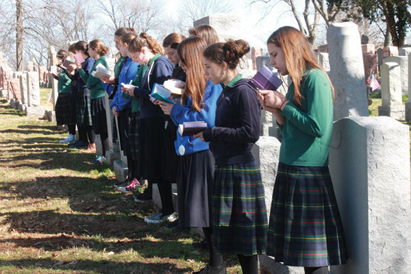St. Louis students read a prayer