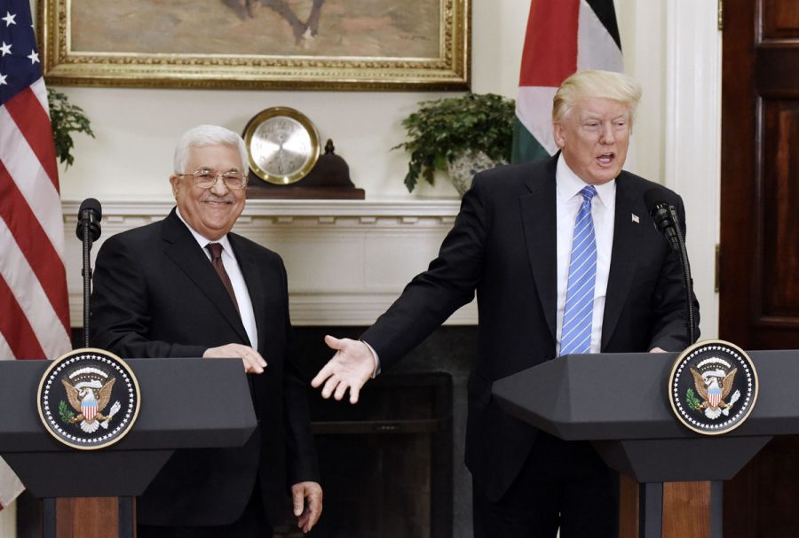 Trump%2C+Abbas+link+renewed+peace+talks+to+countering+Islamic+State