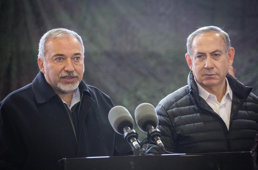 Benjamin+Netanyahu%2C+right%2C+and+Israeli+Defense+Minister+Avigdor+Liberman+delivering+a+statement+to+the+press%2C+Jan.+10%2C+2017.+%28Hadas+Parush%2FFlash90%29