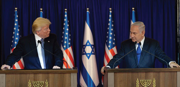 President Donald Trump (left) and Prime Minister Benjamin Netanyahu make joint remarks in Jerusalem on May 22.   Photo: Haim Zach/GPO