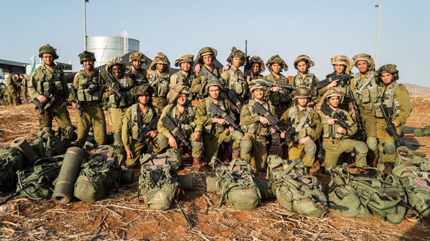 The IDF unit of Rabbi Yonason Goldson’s son, Yaakov (back row, center).