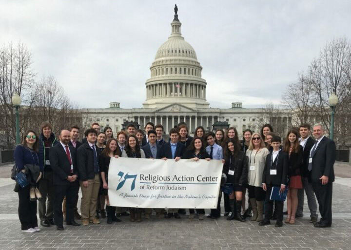 Shaare Emeth confirmation students traveled to Washington, D.C. Both the Shaare Emeth and B’nai Amoona confirmation classes take trips to the capital for tours and volunteering.