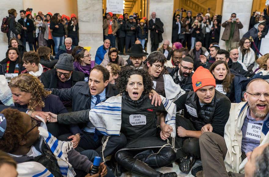 Approximately 100 Jewish clergy and activists showing support for DACA at the Russell Senate Office Building in Washington, D.C., Jan. 17, 2018. (Melina Mara/The Washington Post)