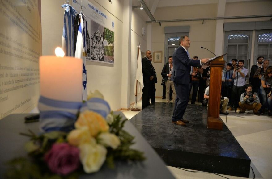 Israeli+ambassador+to+Argentina%2C+Il%C3%A1n+Sztulman%2C+speaks+at+a+ceremony+to+commemorate+the+26th+anniversary+of+the+terror+attack+on+the+embassy+in+Buenos+Aires%2C+that+killed+29+and+injured+242.+%28Courtesy%2FIsraeli+Embassy%29