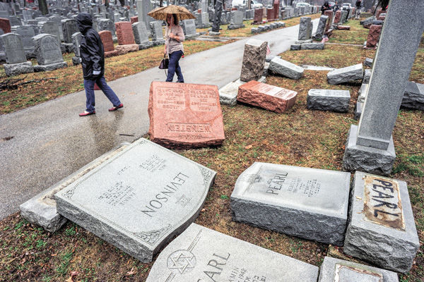 The+St.+Louis+Jewish+community+was+in+the+national+spotlight+after+more+than+150+headstones+were+overturned+at+Chesed+Shel+Emeth+Cemetery+in%C2%A0+University+City+in+February.%C2%A0Photo%3A+James+Griesedieck