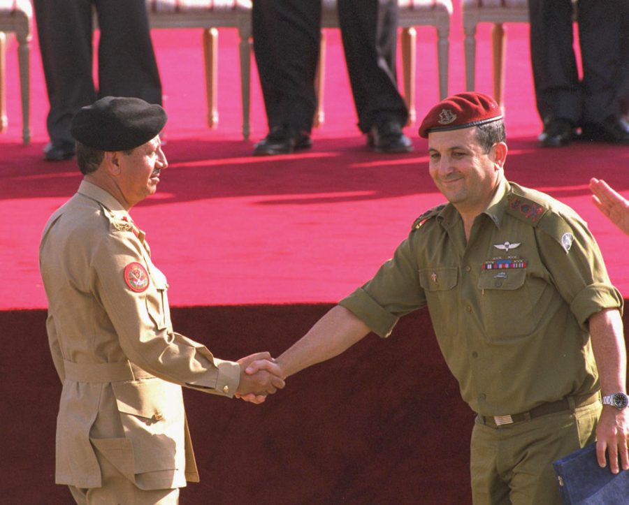 Then-IDF Chief of Staff Ehud Barak (at right) and Jordanian army Chief of Staff shake hands after the Israel-Jordan Peace Treaty signing ceremony in October 1994. Photo: Ohayon Avi/GPO