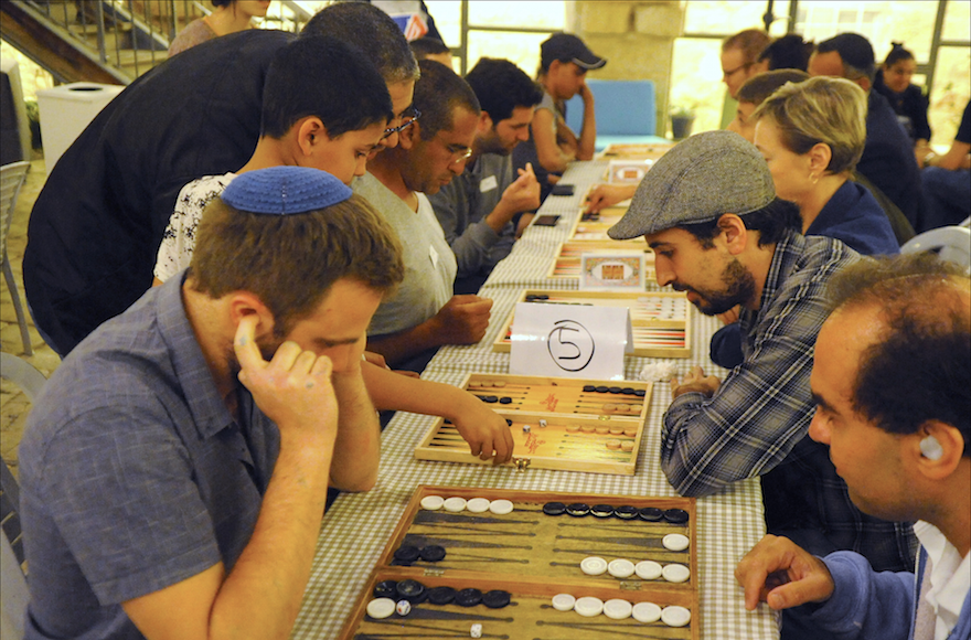 This backgammon tournament in Jerusalem was organized by Kulna Yerushalayim. (Larry Luxner)