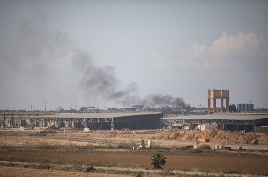 Smoke rises from Israel’s border with the Gaza Strip, near the southern Israeli town of Nahal Oz, on Nov. 12, 2018, after an incursion by Israeli special forces into the Gaza Strip, which left an Israeli army officer and 7 Palestinians, including a local Hamas commander, dead. (Photo: Hadas Parush/FLASH90)