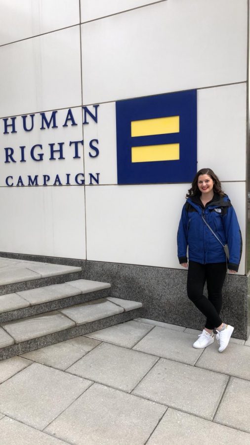Elizabeth+Schlesinger+serves+as+co-chair+of+the+National+Board+of+Governors+for+the+Human+Rights+Campaign%2C+an+LGBTQ+civil+rights+organization.