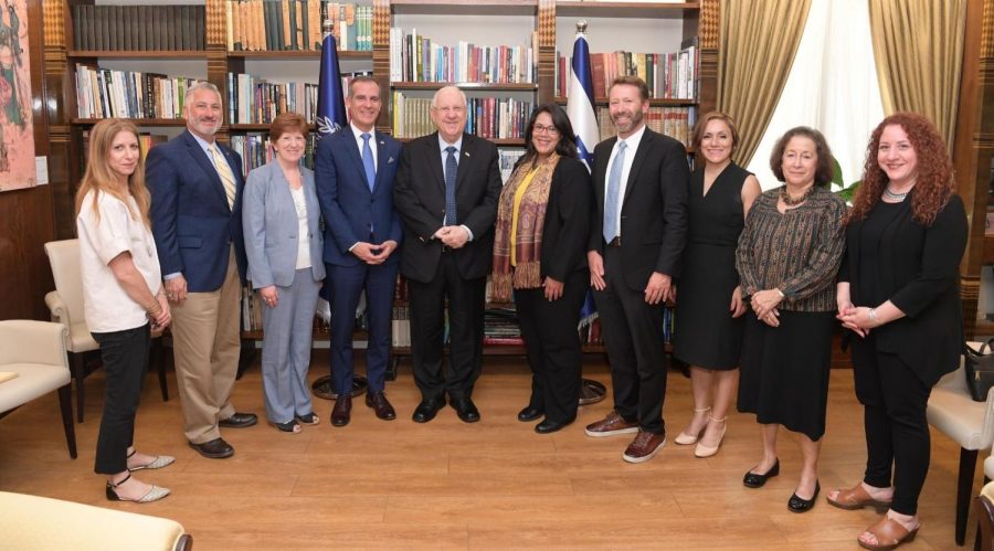 Israeli+President+Reuven+Rivlin+meets+in+Jerusalem+with+a+group+of+U.S.+mayors+led+by+Los+Angeles+Mayor+Eric+Garcetti%2C+fourth+from+left%2C+May+15%2C+2019.+Photo%3A+Amos+Ben-Gershom%2FIsraeli+Government+Press+Office