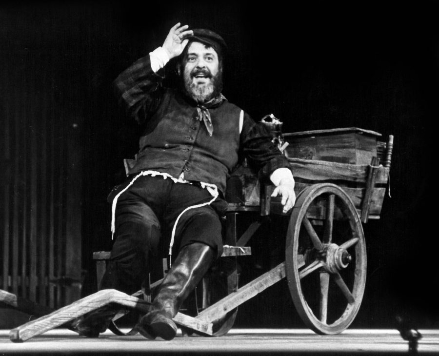 Zero+Mostel+in+the+original+Broadway+production+of+Fiddler+on+the+Roof.