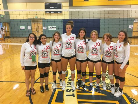The St. Louis volleyball team at the 2019 JCC Maccabi Games combined with Birmingham, Cleveland and Nashville. St. Louis athletes pictured include Macy Kerner (#7), Jadyn Wallis (#21), Ellie Gold (#13), Caroline Buchholz (#10) and Davia Goette (#1).