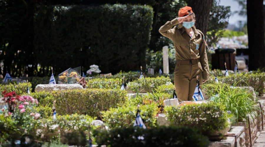 Sirens wail throughout Israel at start of Memorial Day, followed by Western Wall ceremony with no audience