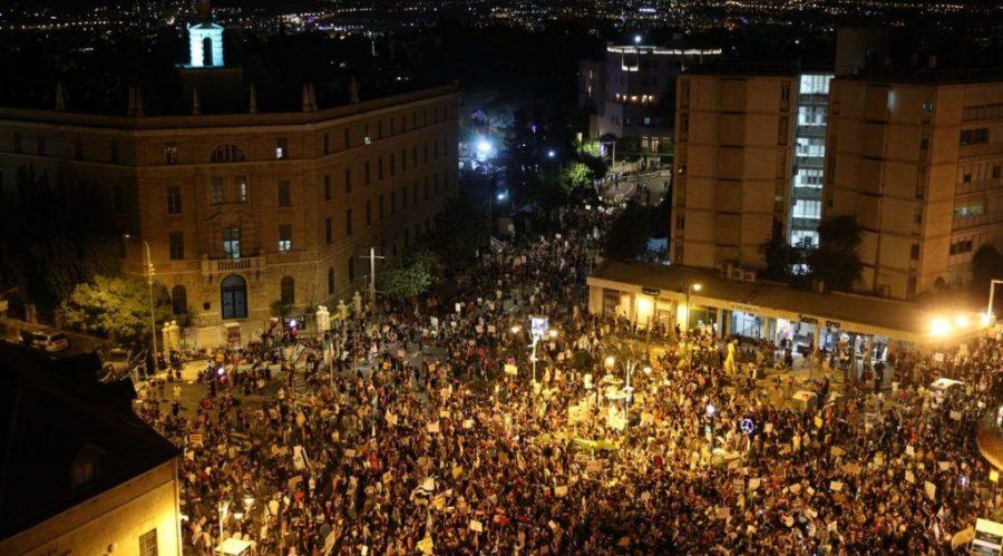 At least 5,000 protest Netanyahu’s handling of the coronavirus crisis in Jerusalem