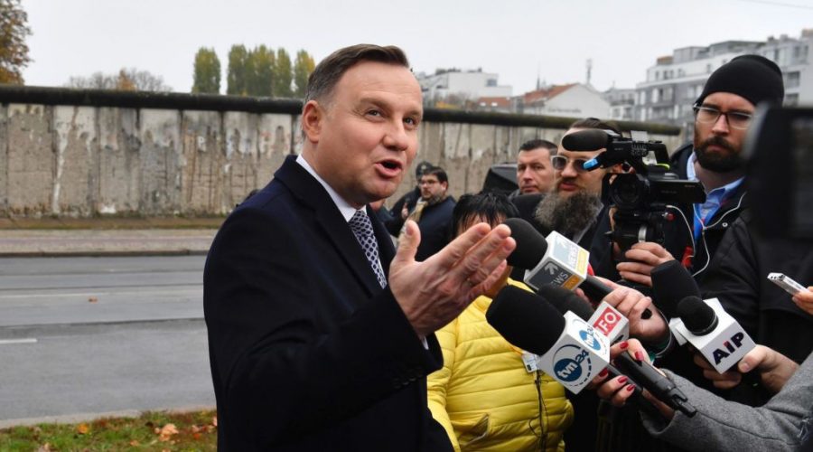 Andrzej+Duda%2C+Polish+president+who+vowed+no+reparations+for+Jews%2C+appears+to+eke+out+reelection