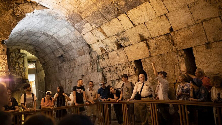 Jerusalem’s archeological tunneling efforts win top award