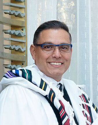 Rabbi Carnie Shalom Rose is The Rabbi Bernard Lipnick Senior Rabbinic Chair at Congregation B’nai Amoona and a member of the St. Louis Rabbinical and Cantorial Association.