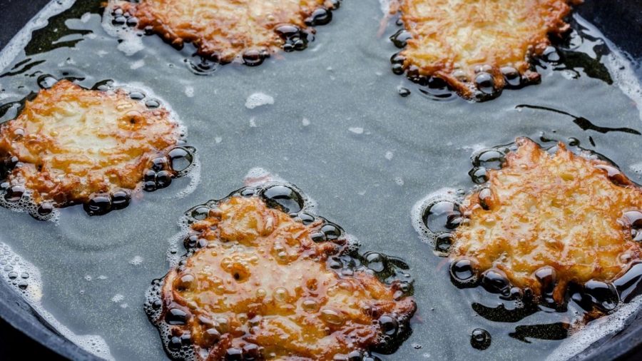 5 easy ways to get the smell of fried latkes out of your house
