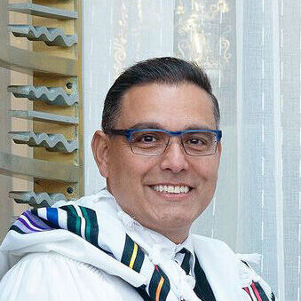 Rabbi Carnie Shalom Rose is the Rabbi Bernard Lipnick Senior Rabbinic Chair at Congregation B’nai Amoona. Rabbi Rose is a member of the St. Louis Rabbinical and Cantorial Association, which coordinates the d’var Torah for the Jewish Light.