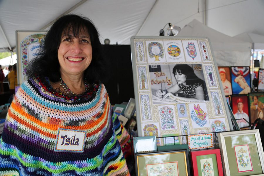 St. Louis artist Tsila Schwartz takes part in the first Sababa Jewish Arts & Culture Festival in 2018. The festival, planned by Jewish Federation of St. Louis and the Jewish Community Center, is seeking artists for the 2021 festival, which is set for Oct. 10. Photo: Bill Motchan