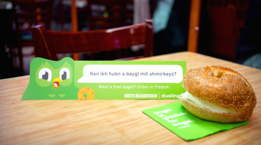 Duolingo+is+giving+users+who+order+in+Yiddish+a+free+bagel+on+the+course+launch+date.+%28Duolingo%29
