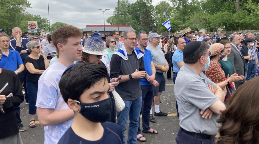 Hundreds gather in Skokie, Ill., in a demonstration against antisemitism, May 23, 2021. (Yvette Alt Miller)