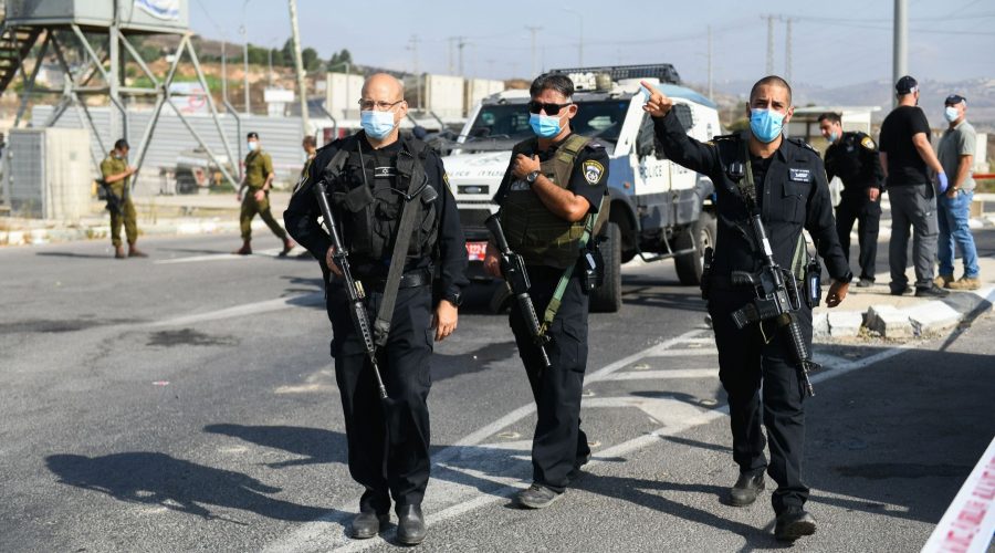 Israeli+soldiers+and+police+investigate+the+scene+of+an+alleged+car-+ramming+attack+in+the+West+Bank%2C+Sept.+2%2C+2020.+%28Sraya+Diamant%2FFlash90%29