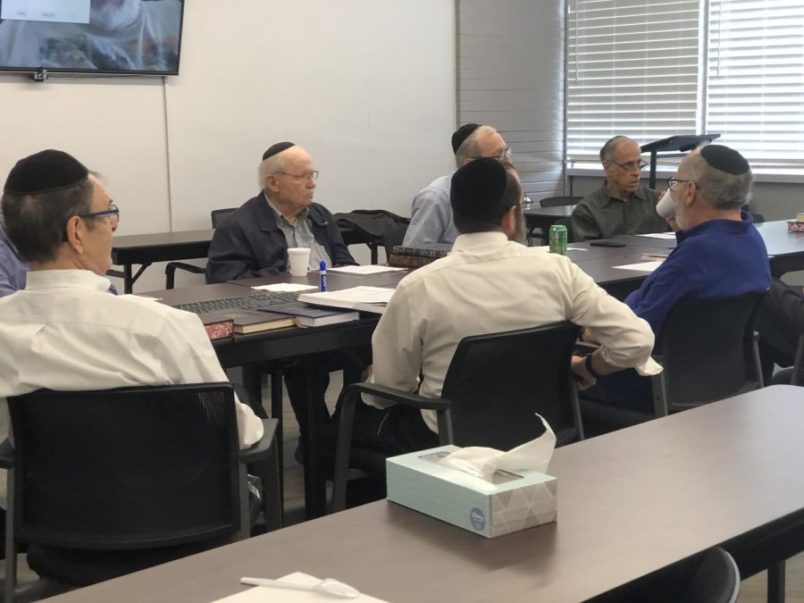 Members of the Senior Kollel enjoy a morning learning seder in the St. Louis Kollels newly expanded Torah Learning Center. 