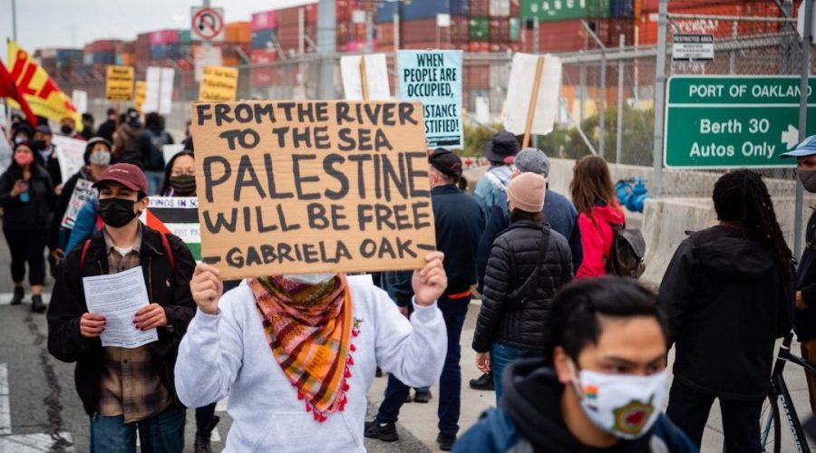 Anti-Israel+protesters+block+Zim+cargo+ship+in+Oakland%2C+plan+further+actions