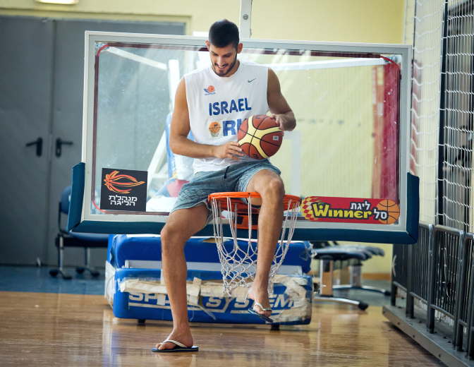 Portrait of Israeli professional basketball player Omri Casspi. July 28, 2014. Photo by Moshe Shai/FLASH90 *** Local Caption *** ????? ????
????? ?????
??????