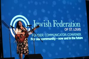 Jewish Federation of St. Louis held its 2021 Campaign Kickoff
June 30 at Centene Music Park in Maryland Heights. Guests enjoyed a performance by Jewish musical artist Chava Mirel and a chance to meet the  community’s new Shinshinim.